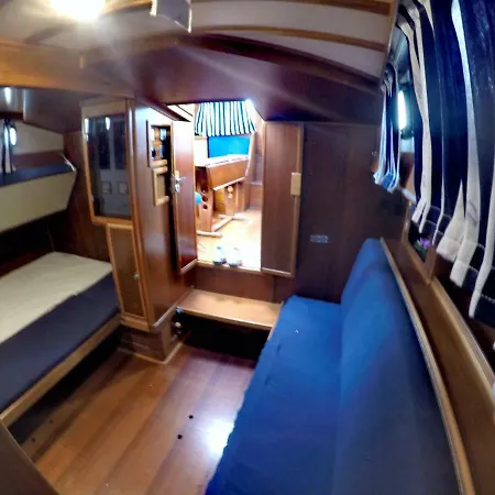 Botel Sea House Scario
