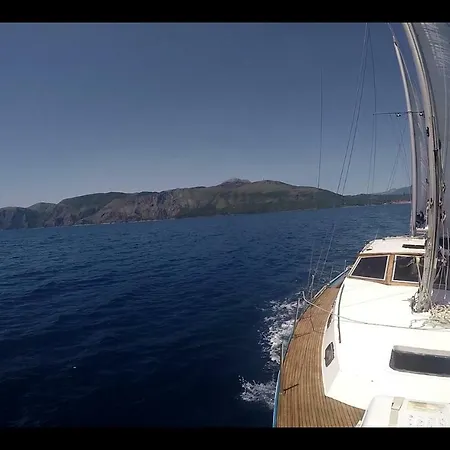 Botel Sea House Scario